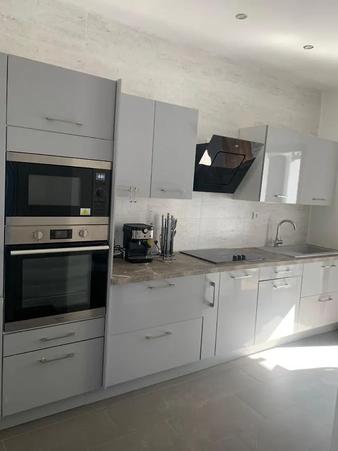 Appartement De Luxe Meuble A Louer - Dakar Pres Des Almadies 3 Ch/ 3 Sdb 0*,